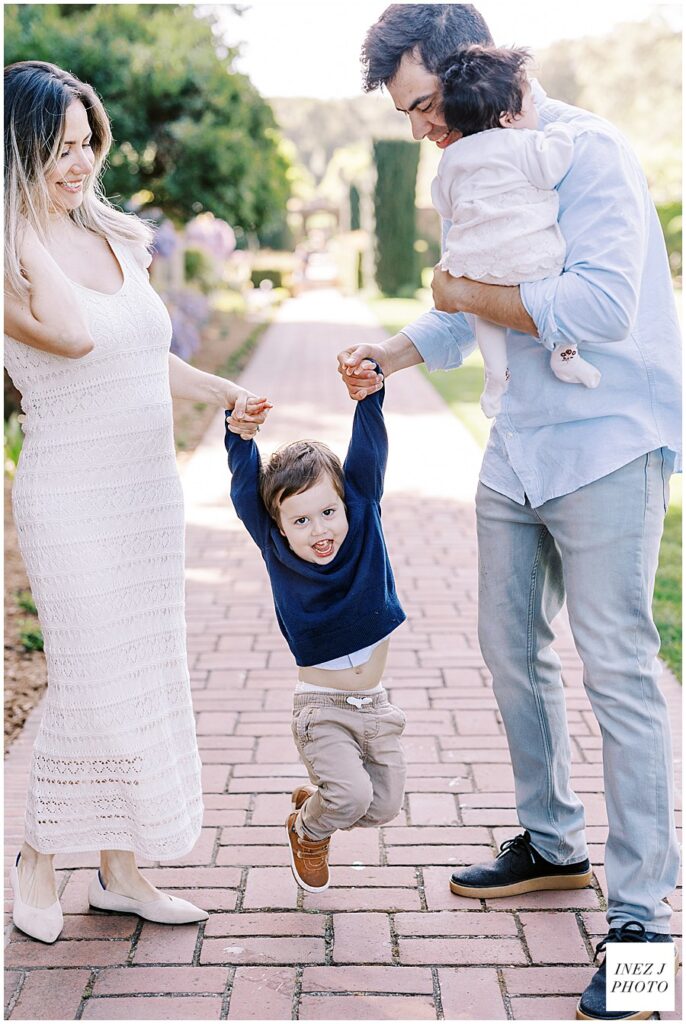 San Francisco Bay Area family photographer at Filoli