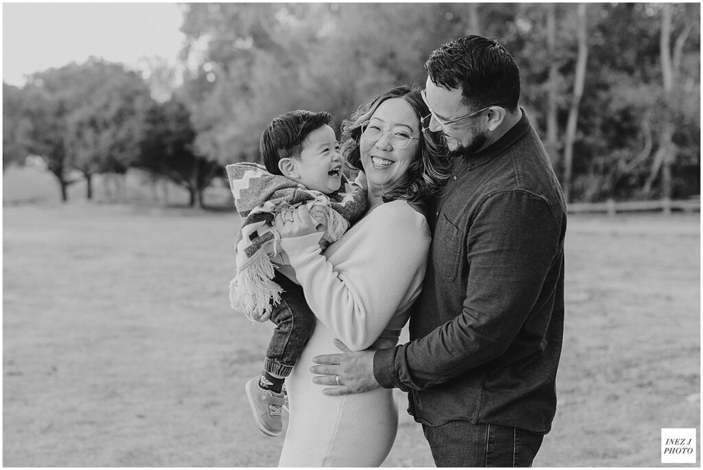 San Francisco family photo in black & white